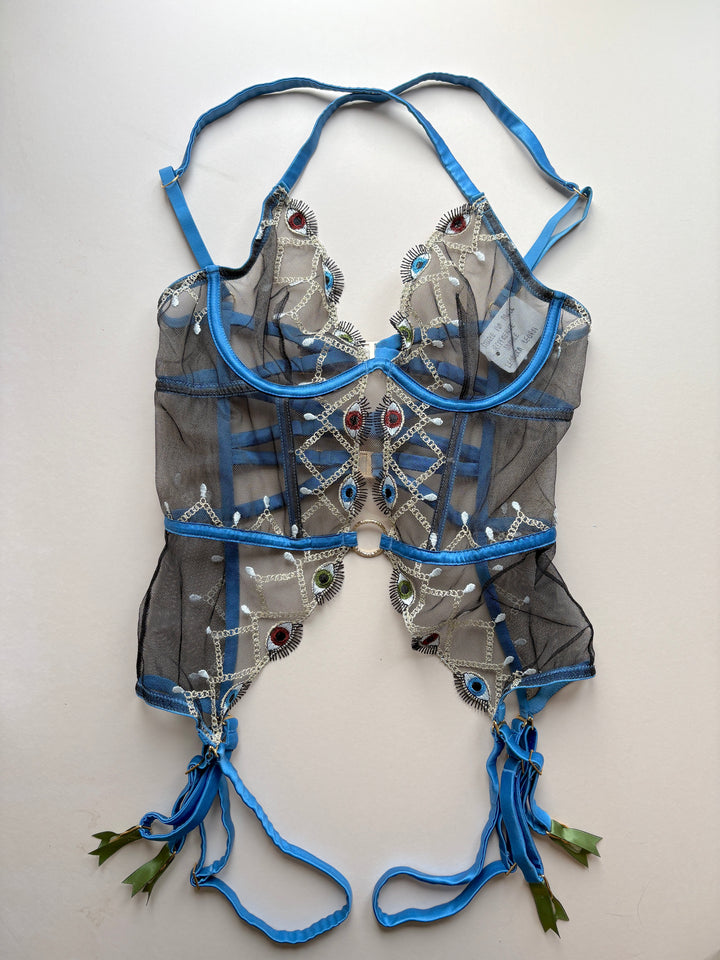 Leonora Basque sample - size 3