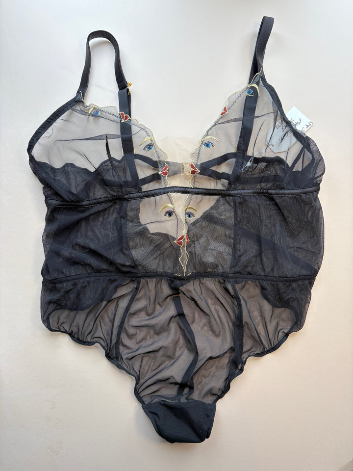 Elsa Bodysuit sample - size XL