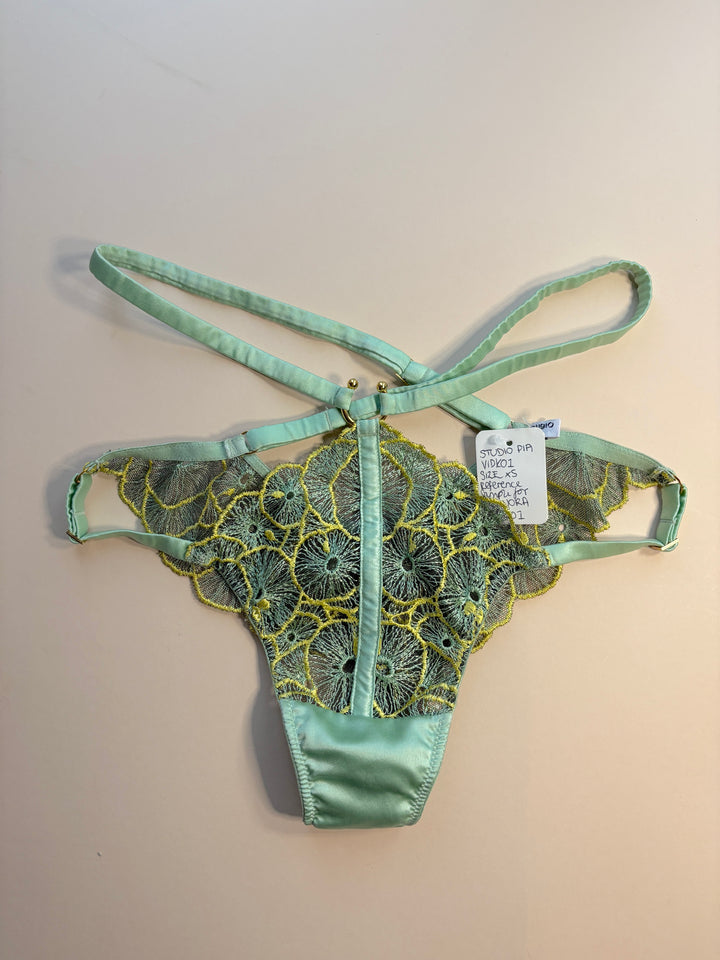 Vida Waist Strap Knicker sample - size XS