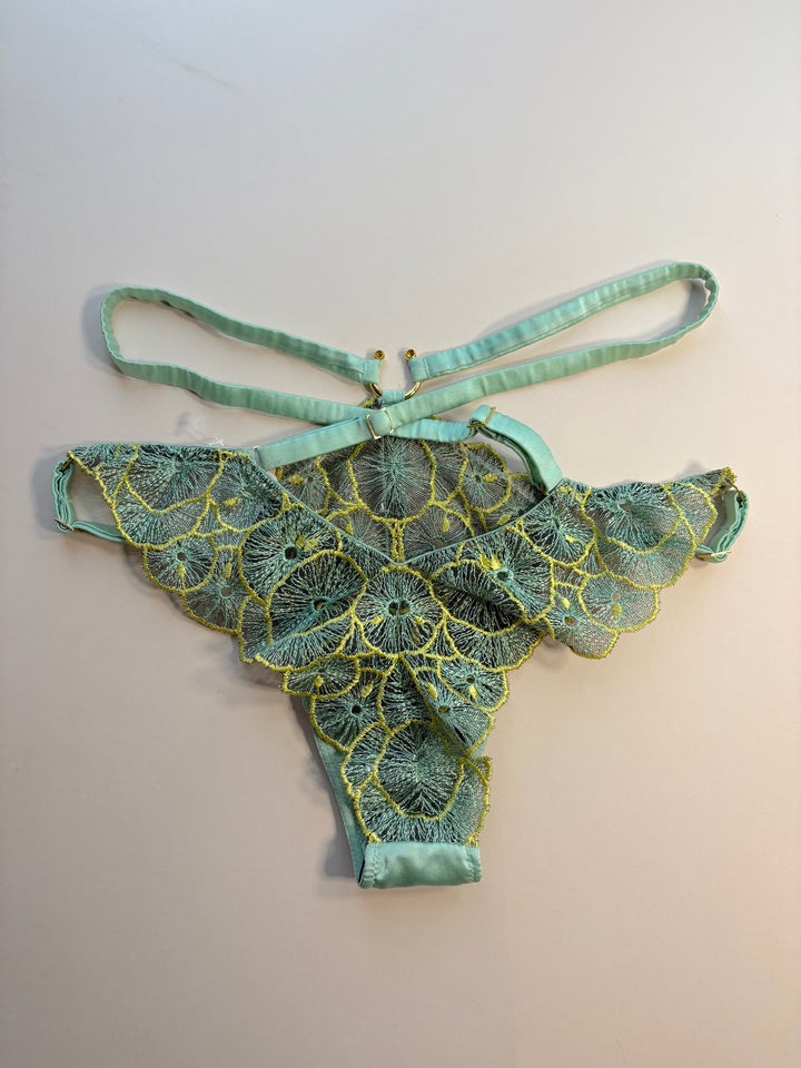 Vida Waist Strap Knicker sample - size XS