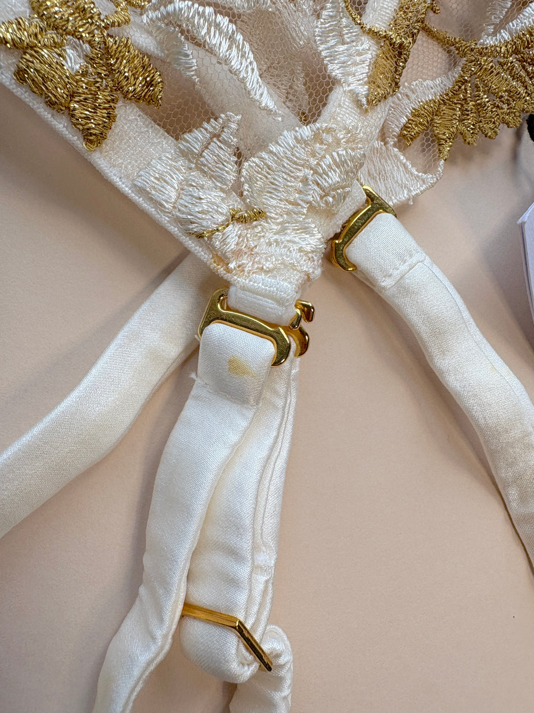 FAULTY Soraya Ivory Suspender - size M