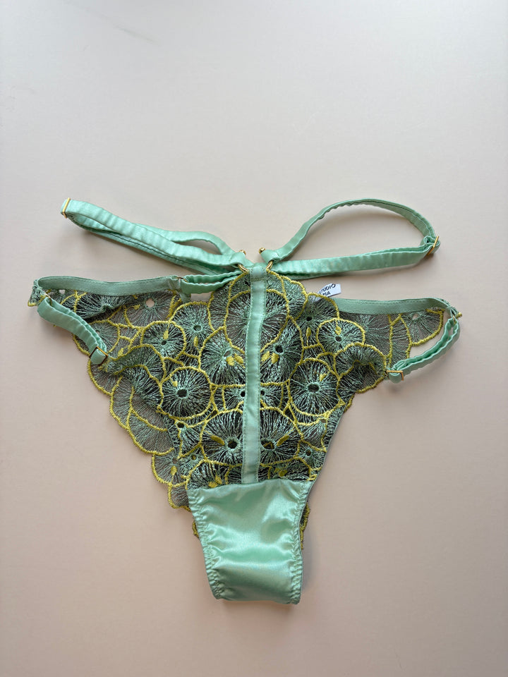 Vida Waist Strap Knicker sample - size S