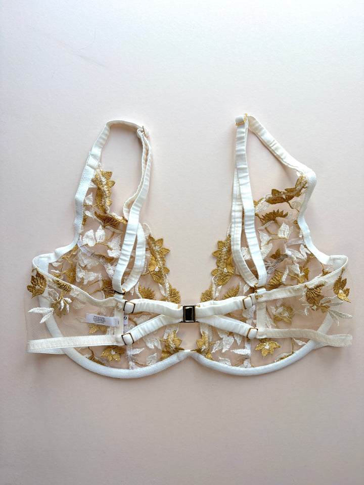 Soraya Ivory Plunge Bra sample - size 7