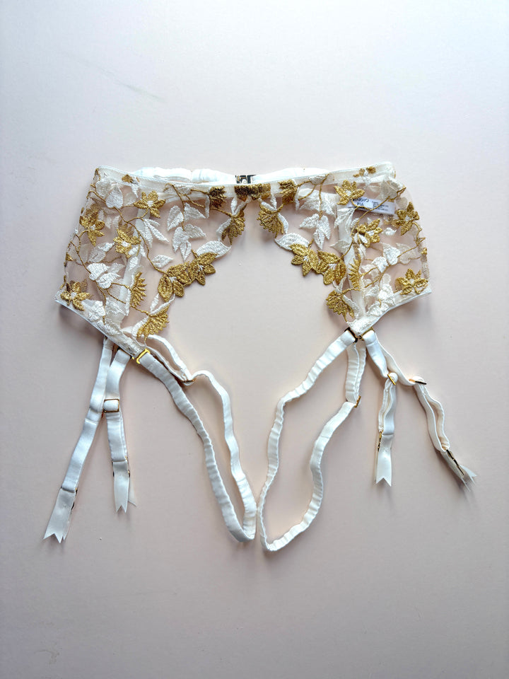 Soraya Ivory Suspender sample - size 1-2 / XS
