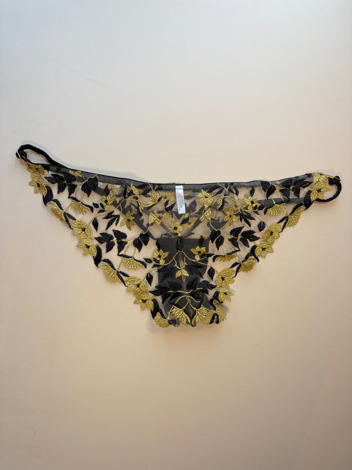 Soraya Jet Strap Knicker sample - size 5-6 (M)